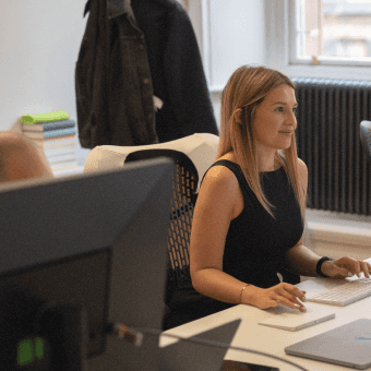 o nosso sofá confortável no escritório