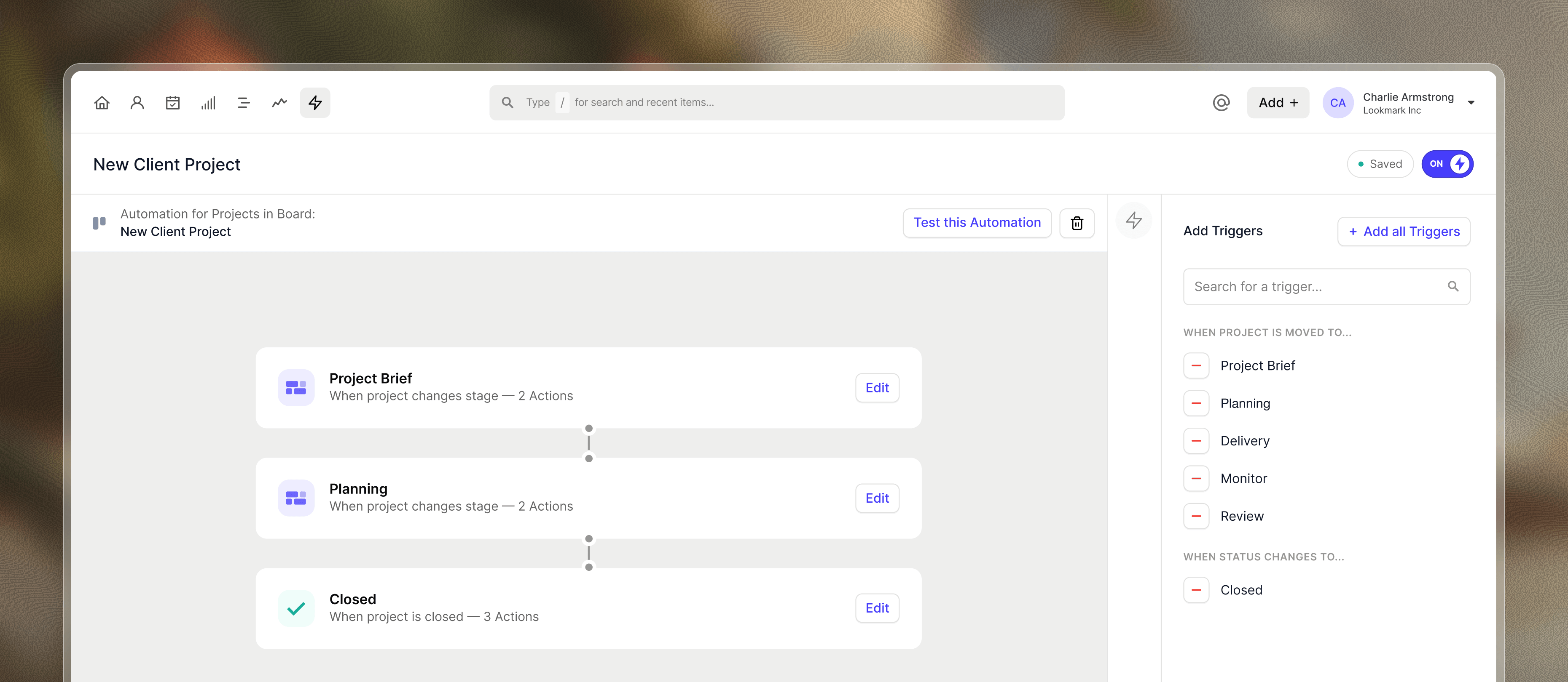 Captura de pantalla de la interfaz del creador de automatización de flujos de trabajo de Capsule CRM que muestra el proceso de creación de automatización con opciones para seleccionar oportunidades o proyectos, configurar reglas de automatización y probar flujos de trabajo.