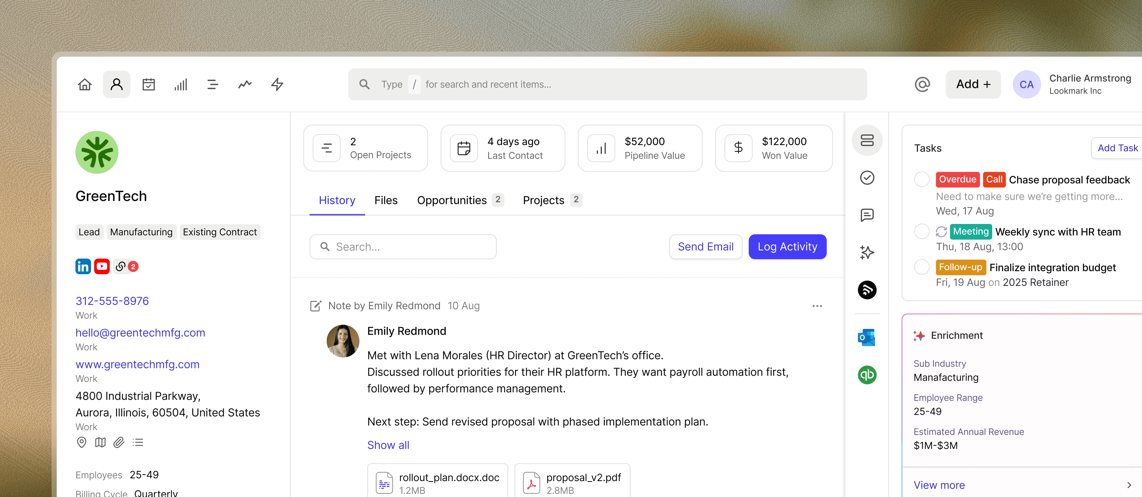 A visualização de contato do Capsule CRM mostra os detalhes do cliente, as informações de contato e o histórico de atividades para gerenciar os relacionamentos com os clientes da startup em um local organizado.